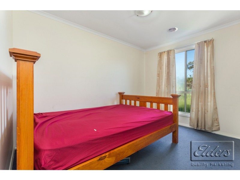 18 Elvey Drive, Kangaroo Flat VIC 3555
