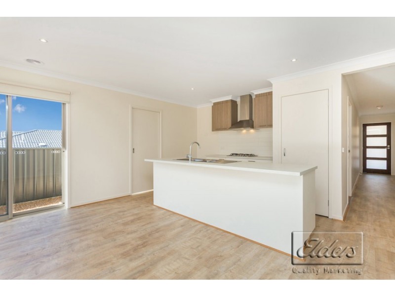 64 CHAPPLE STREET, California Gully VIC 3556