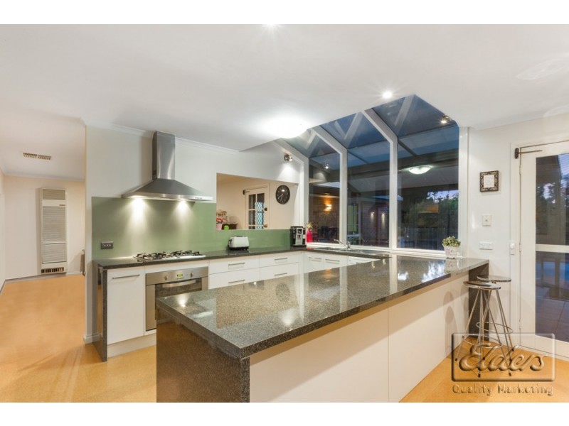 4 Metro Court, Strathdale VIC 3550