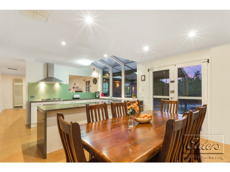 4 Metro Court, Strathdale VIC 3550