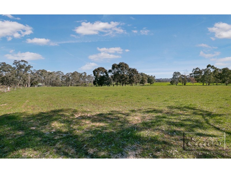Corner of Dr Barkers Lane and Eagles Road, Harcourt VIC 3453