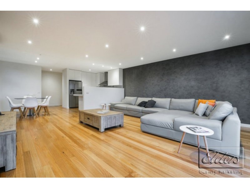 16 Steane Street, Kennington VIC 3550