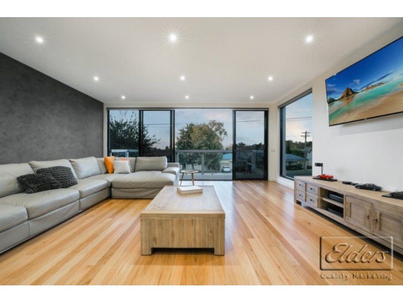 16 Steane Street, Kennington VIC 3550