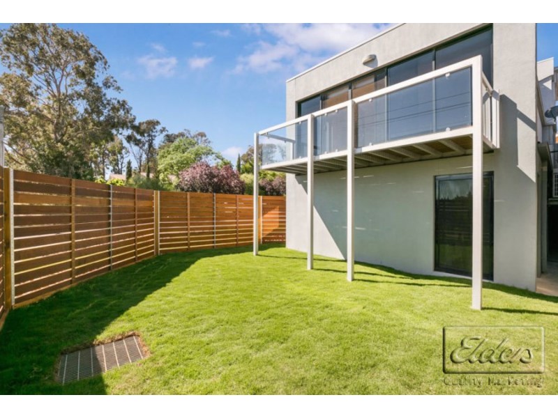 16 Steane Street, Kennington VIC 3550