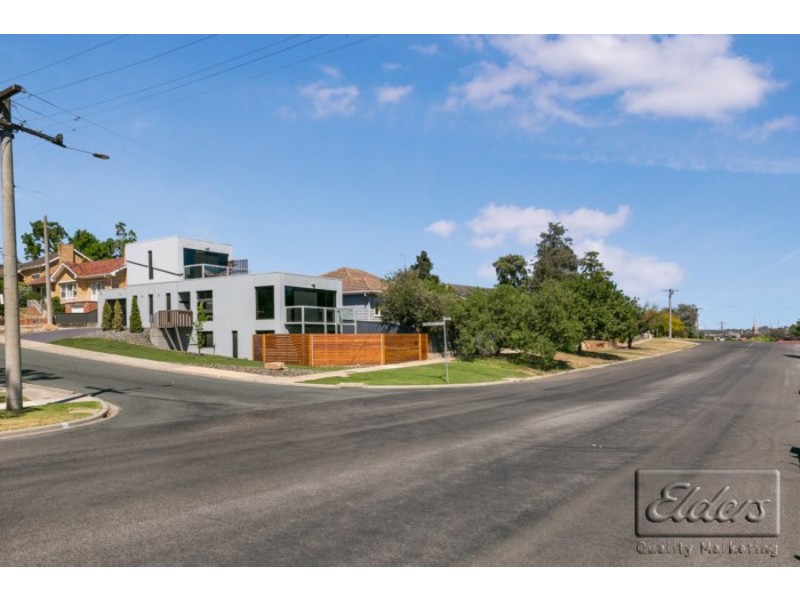 16 Steane Street, Kennington VIC 3550