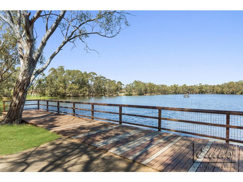 15 Cheriton Drive, Strathdale VIC 3550