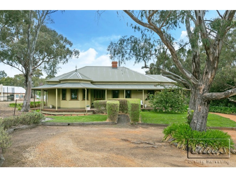 40 McIvor Highway, Axedale VIC 3551
