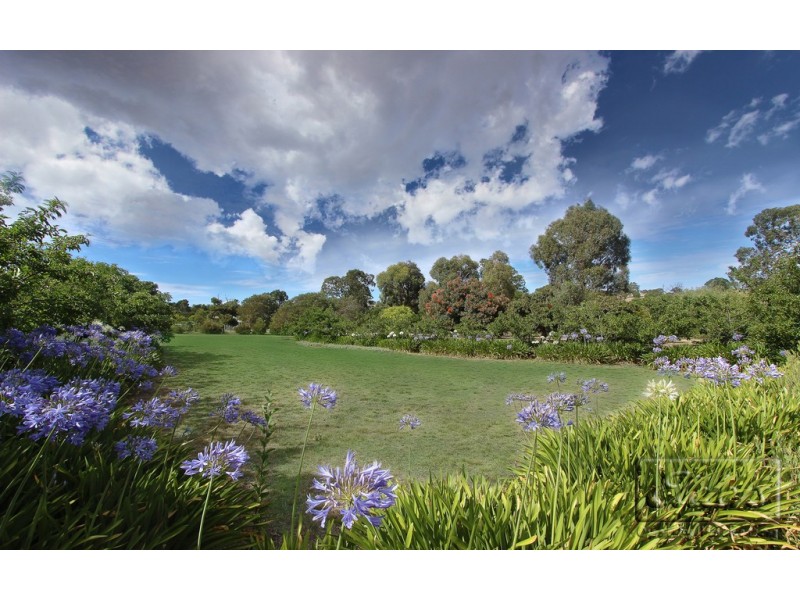 191 Fenton Drive, Harcourt North VIC 3453