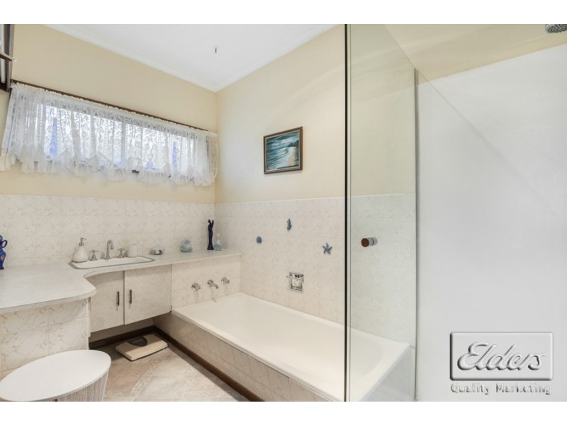 11 Manning Avenue, California Gully VIC 3556