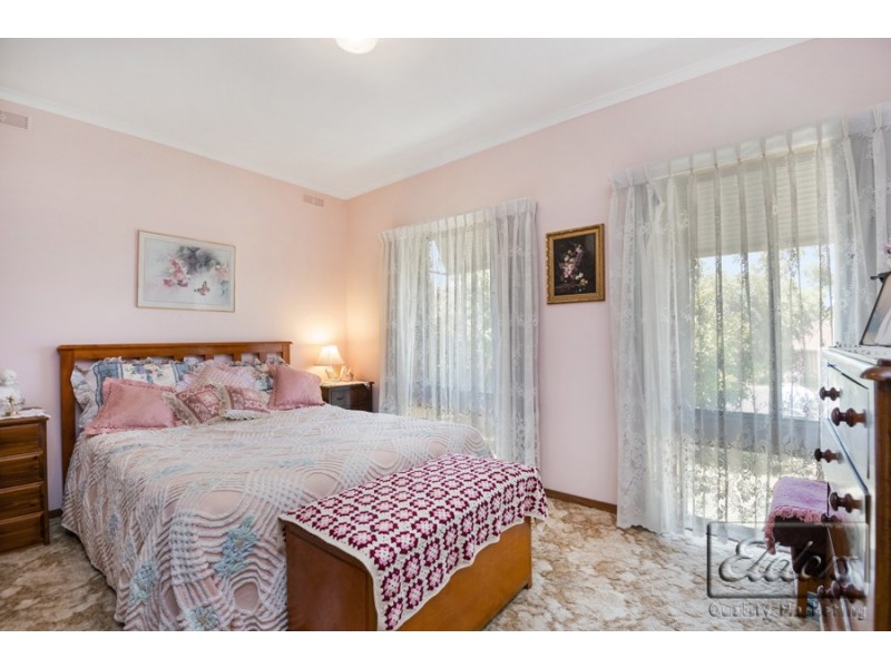 11 Manning Avenue, California Gully VIC 3556