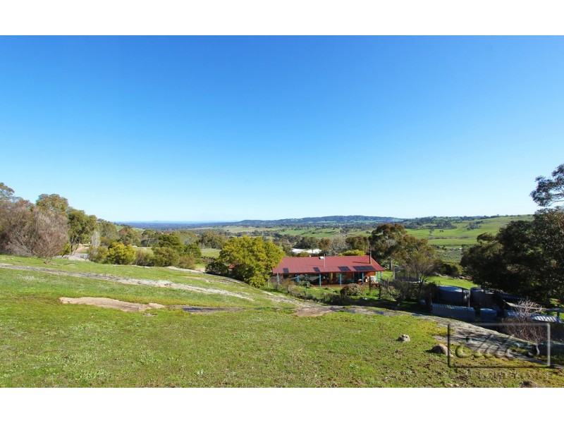 59 Barker Road, Harcourt North VIC 3453