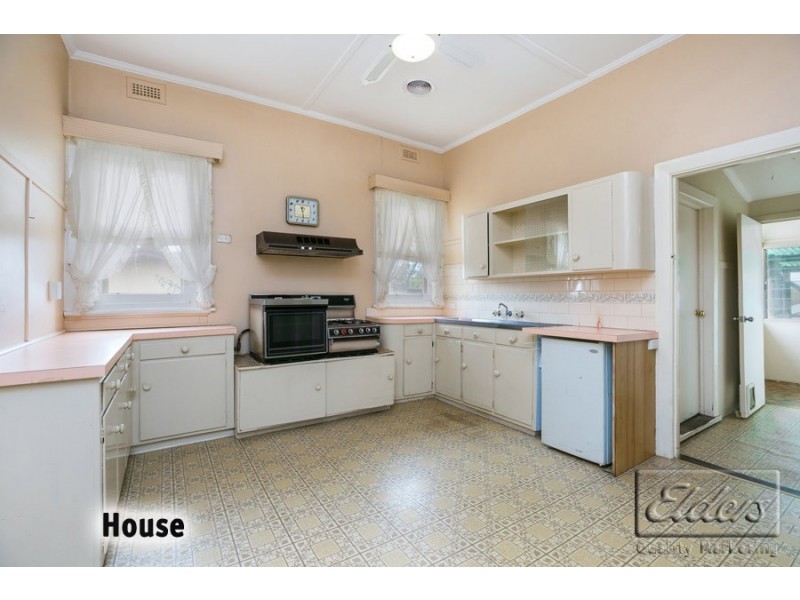 22-24 Edwards Road, Kennington VIC 3550