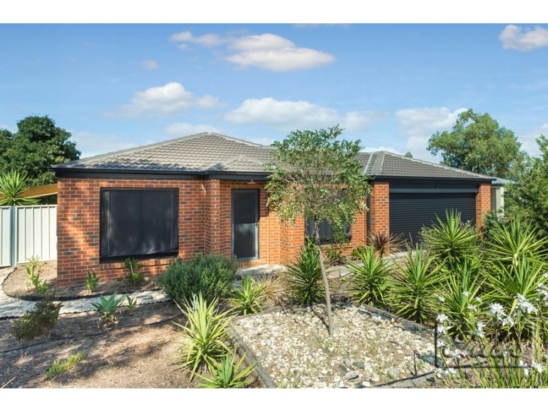 3 Gordonia Place, Epsom VIC 3551