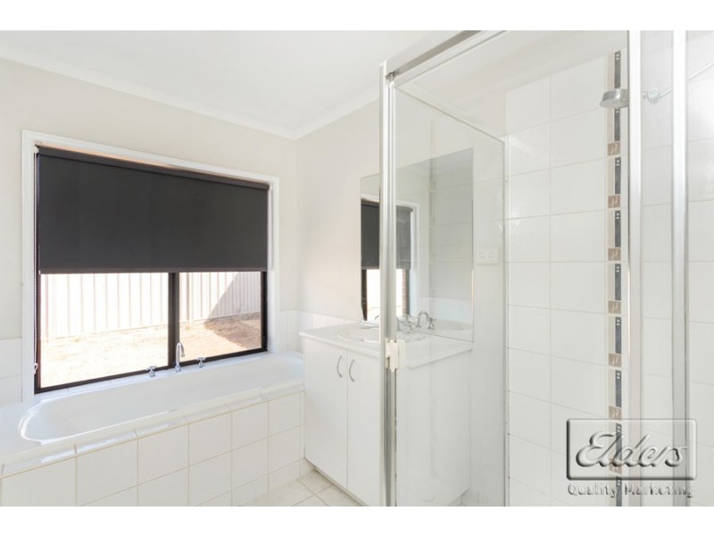 3 Gordonia Place, Epsom VIC 3551