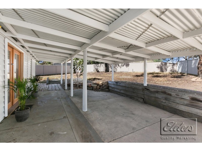 73 Adam Street, Quarry Hill VIC 3550