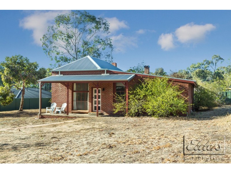 35 Greenwood Drive, Kennington VIC 3550