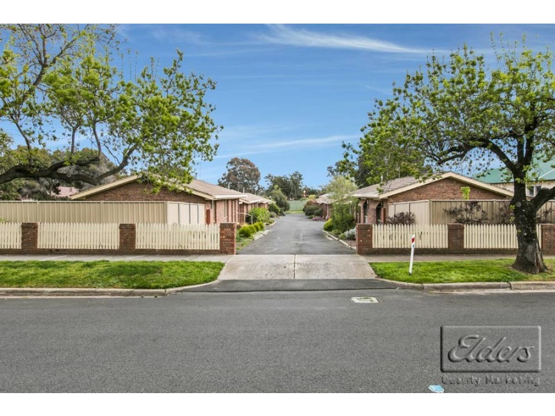 4/8 Clarke Street, Kennington VIC 3550