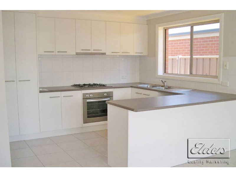 Unit 2 489 Napier Street, White Hills VIC 3550