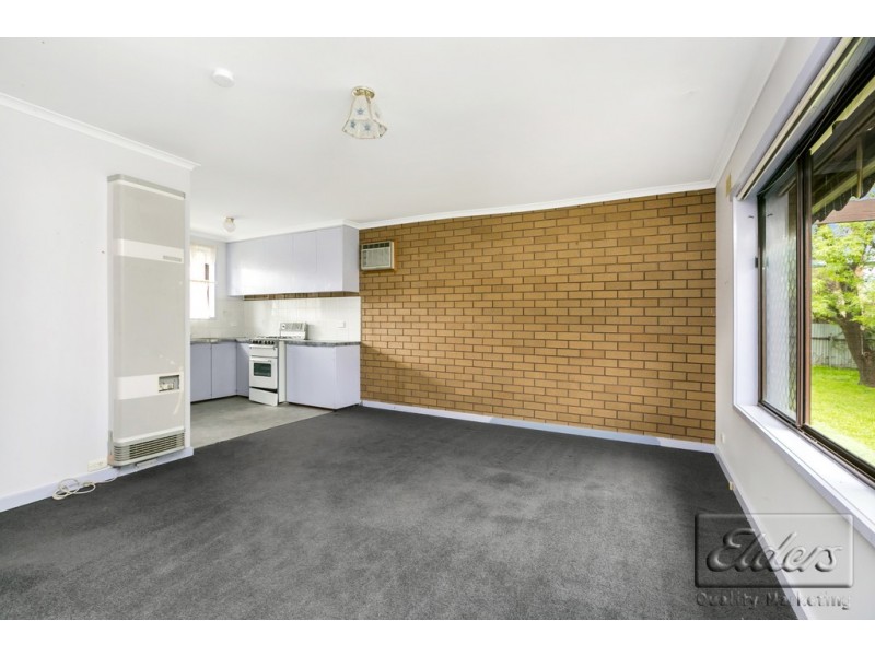 2/12 Arblaster Street, California Gully VIC 3556