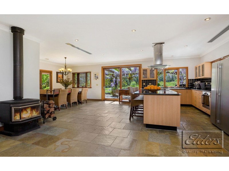 61 Waterfalls Road, Mount Macedon VIC 3441