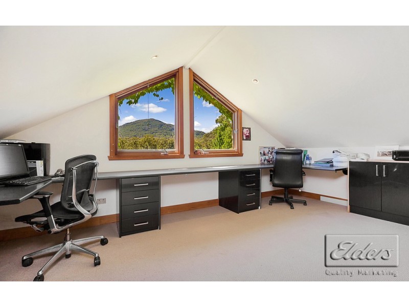 61 Waterfalls Road, Mount Macedon VIC 3441