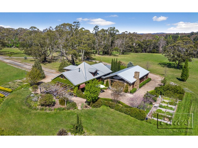 61 Waterfalls Road, Mount Macedon VIC 3441