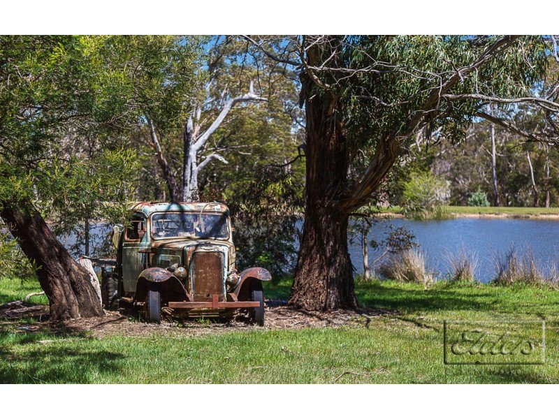61 Waterfalls Road, Mount Macedon VIC 3441