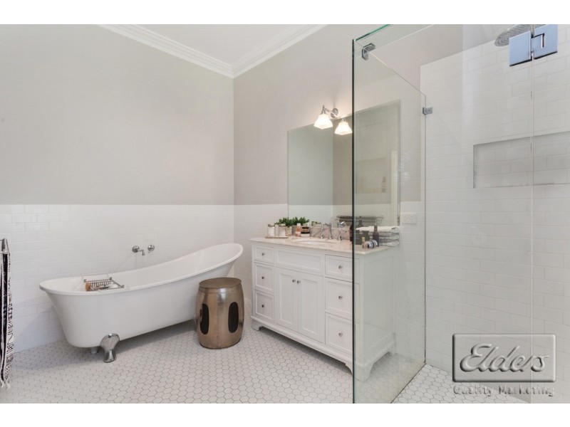 8 Echuca Street, Quarry Hill VIC 3550