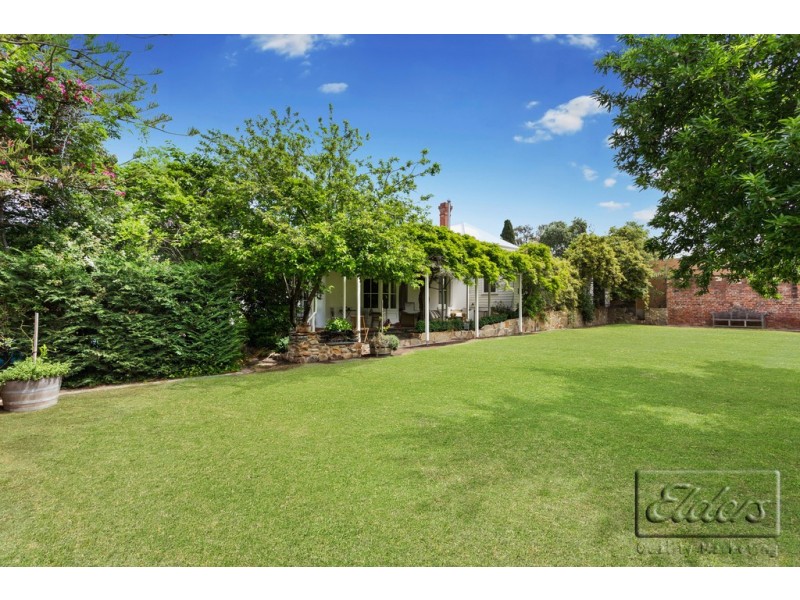 8 Echuca Street, Quarry Hill VIC 3550