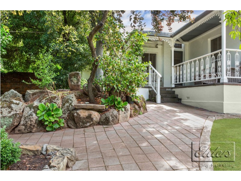 8 Echuca Street, Quarry Hill VIC 3550