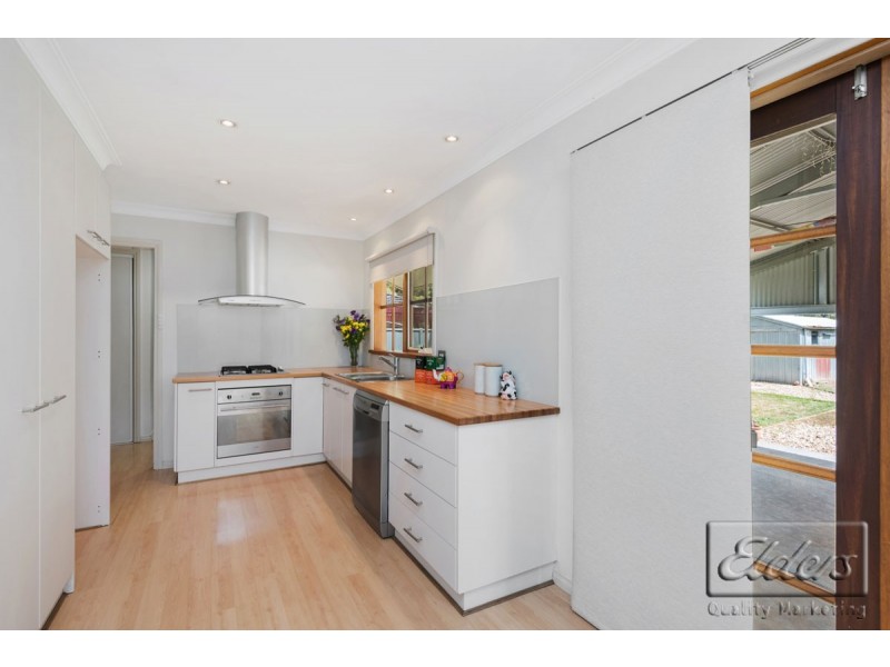 5 MITCHELL STREET, Kangaroo Flat VIC 3555