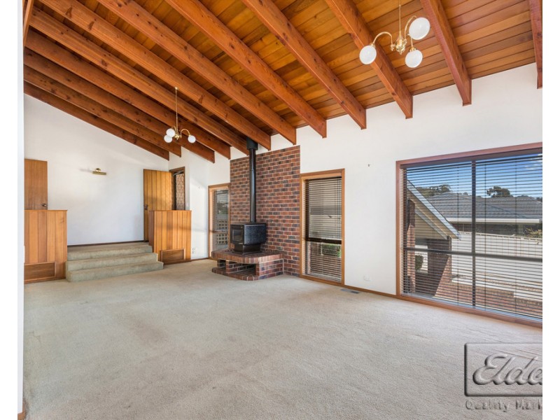 26 CHERITON DRIVE, Strathdale VIC 3550