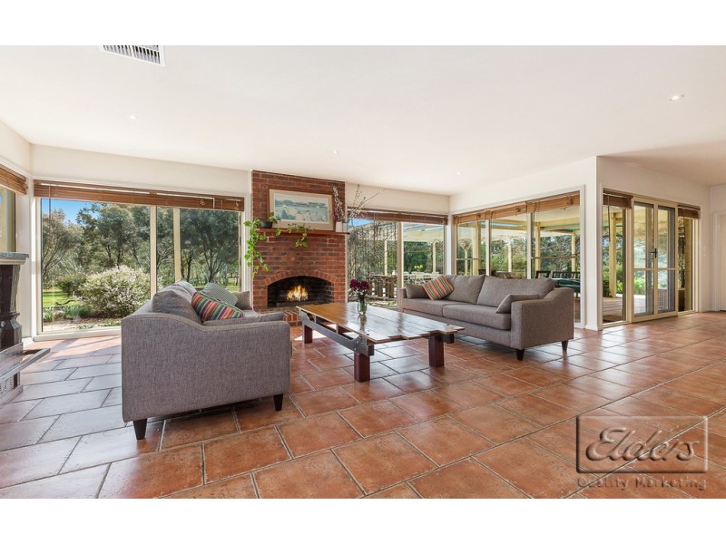 33 Mills Road, Strathfieldsaye VIC 3551