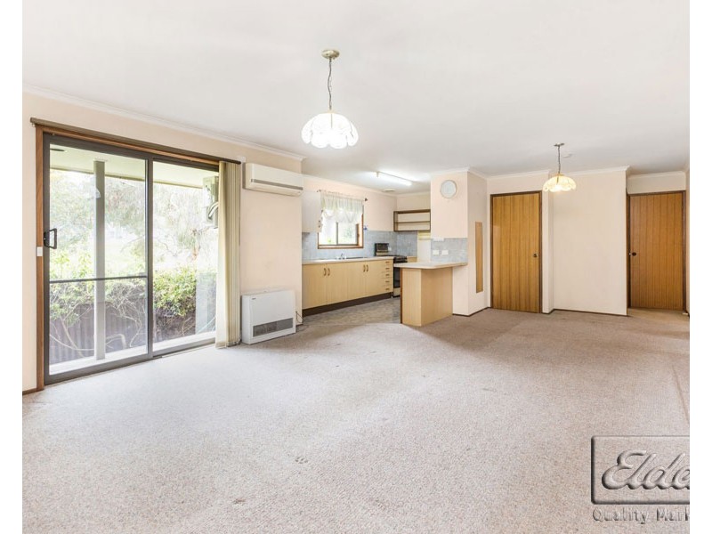 4 Cain Street, Quarry Hill VIC 3550