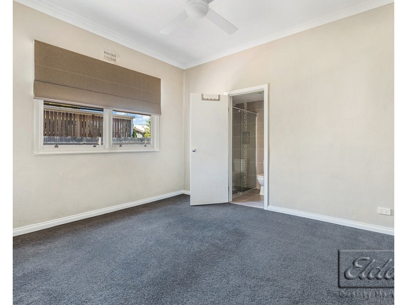 12 Hammer Street, Flora Hill VIC 3550