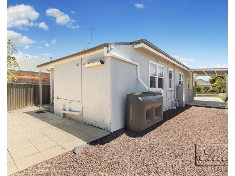 12 Hammer Street, Flora Hill VIC 3550