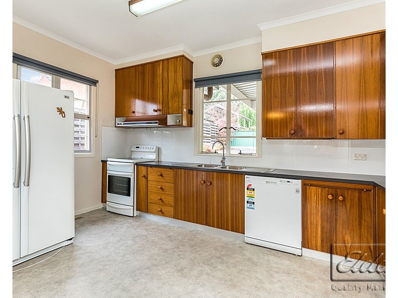9 Albion Street, Kennington VIC 3550