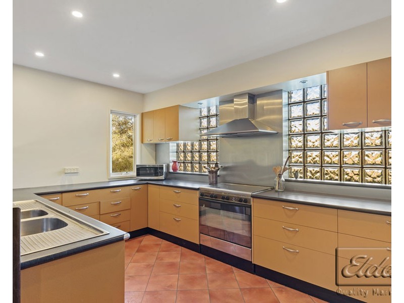 7 Broad Parade, Spring Gully VIC 3550