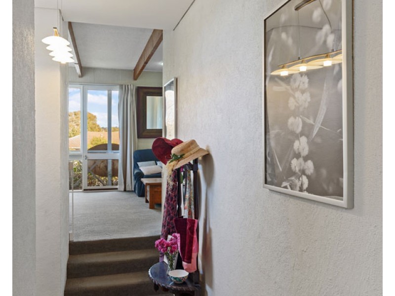 7 Broad Parade, Spring Gully VIC 3550