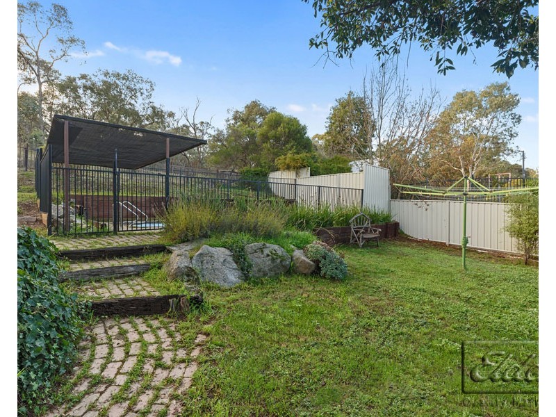 7 Broad Parade, Spring Gully VIC 3550