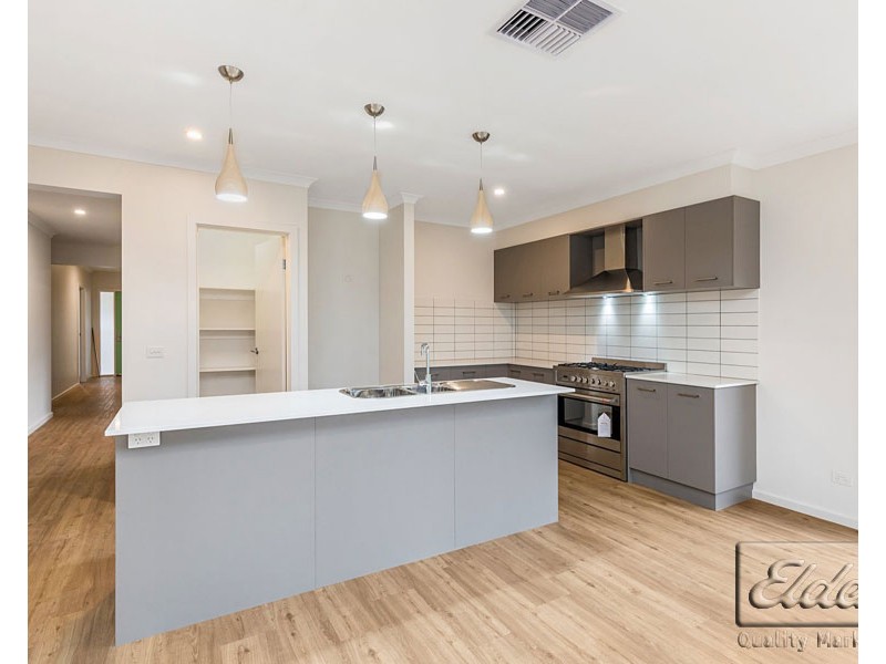 2 MILLEWA DRIVE, Ascot VIC 3551