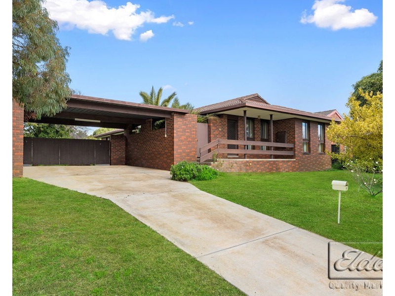 9 Bolton Drive, Kennington VIC 3550