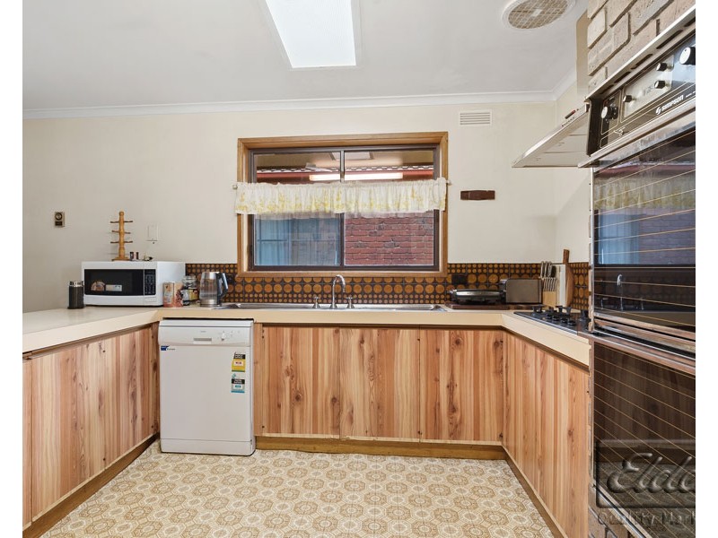 9 Bolton Drive, Kennington VIC 3550