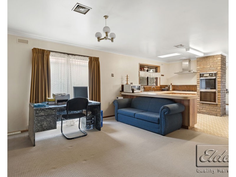 9 Bolton Drive, Kennington VIC 3550