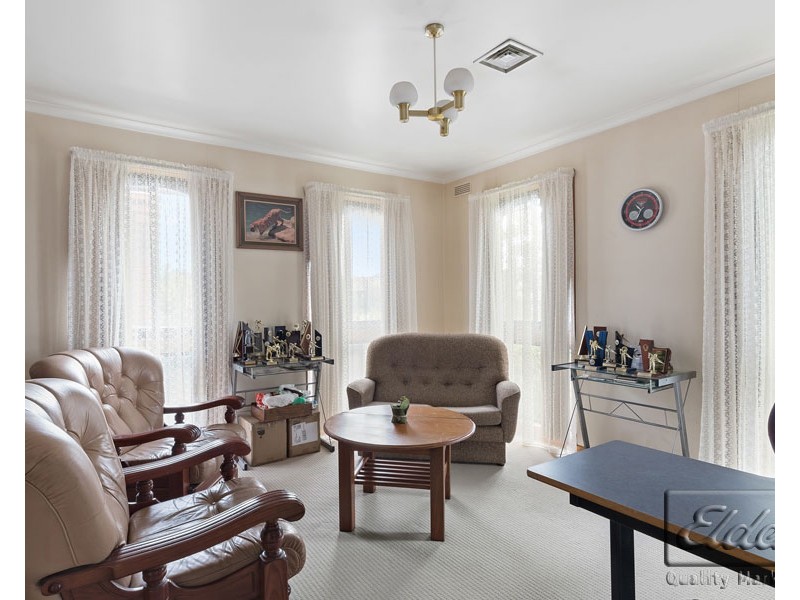 9 Bolton Drive, Kennington VIC 3550