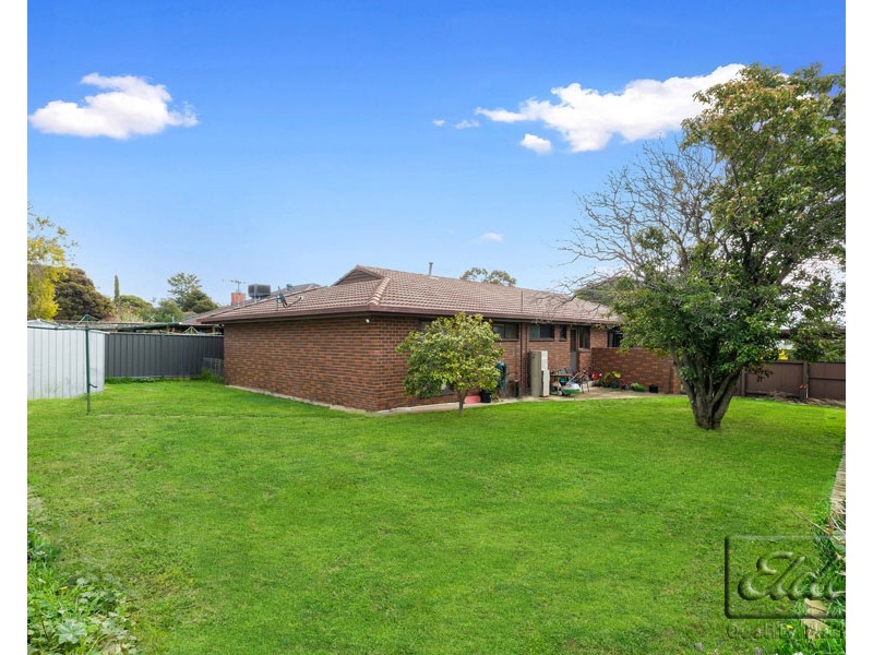 9 Bolton Drive, Kennington VIC 3550