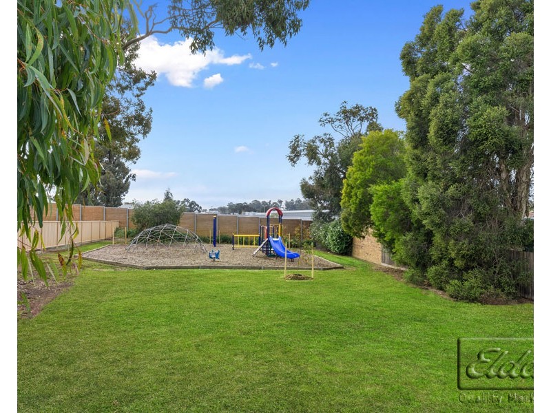 9 Bolton Drive, Kennington VIC 3550