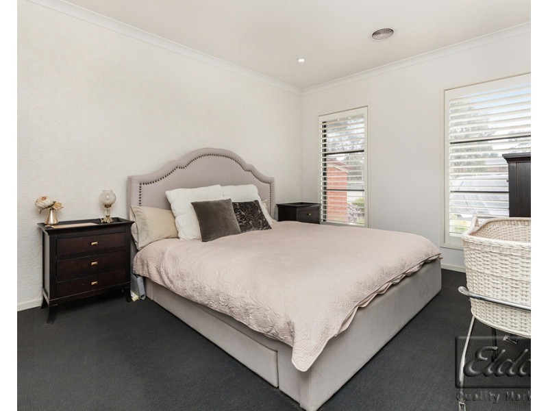 12 Bronze Drive, Kangaroo Flat VIC 3555