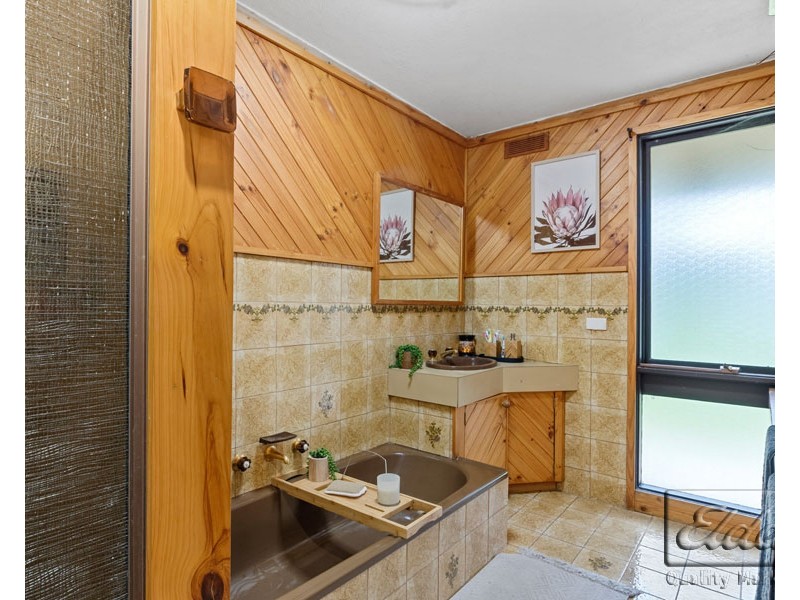 57 Hillcrest Road, Maiden Gully VIC 3551