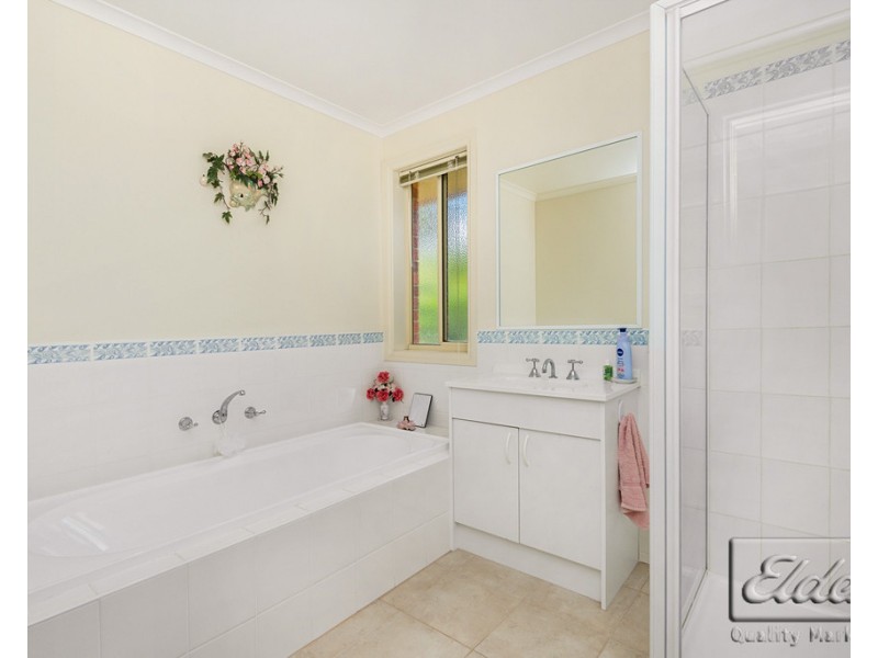 15 Hinton Road, Ascot VIC 3551